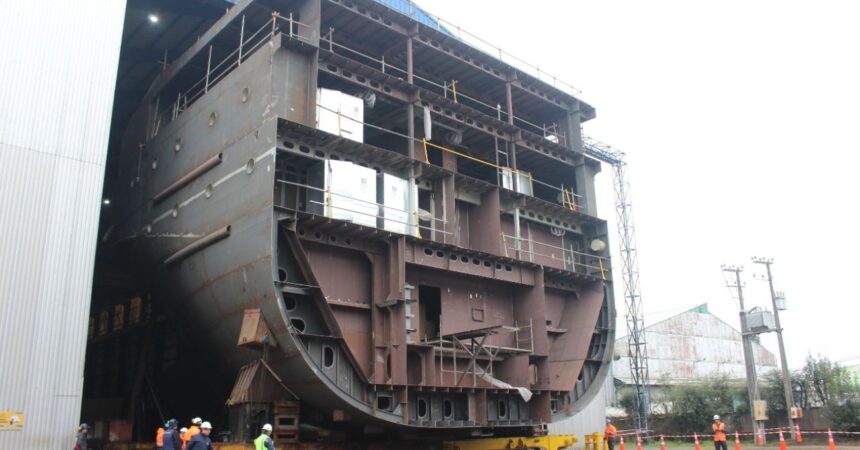 Traslado de proa del crucero Magellan Discoverer causa revuelo en Valdivia