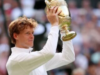 Jannik Sinner hace historia al ganar Wimbledon y vencer a Carlos Alcaraz