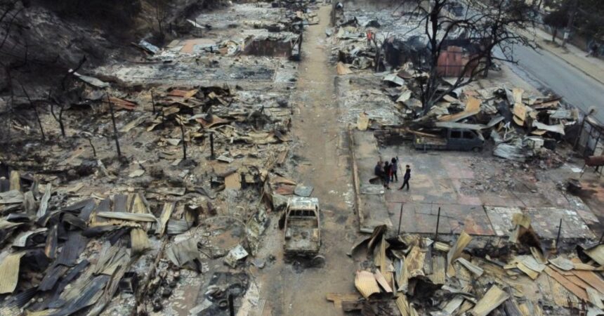Autoridades abordan megaincendio en Viña del Mar y Quilpué