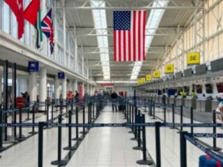 Aumento de costos para viajeros chilenos en Estados Unidos