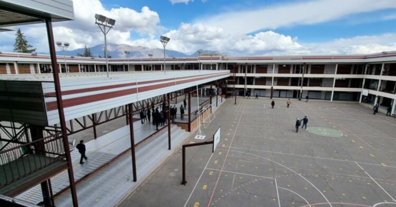 Decisión Judicial: Revocan expulsión de estudiante por incidente de bullying