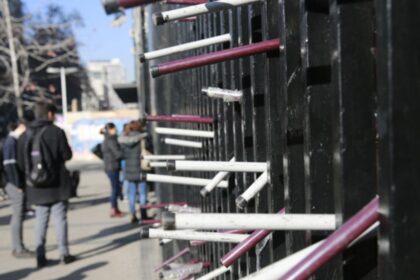 Estudiantes protestan contra Aula Segura en seis liceos emblemáticos