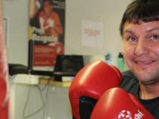 Fallece Joel Mayo, exboxeador chileno, tras violento ataque con arma blanca en Villarrica