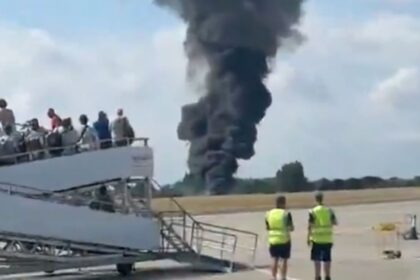 Avioneta se estrella tras despegar del aeropuerto Southend de Londres