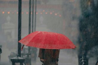 Lluvias débiles podrían registrarse este martes en Santiago: ¿cuándo y qué esperar?