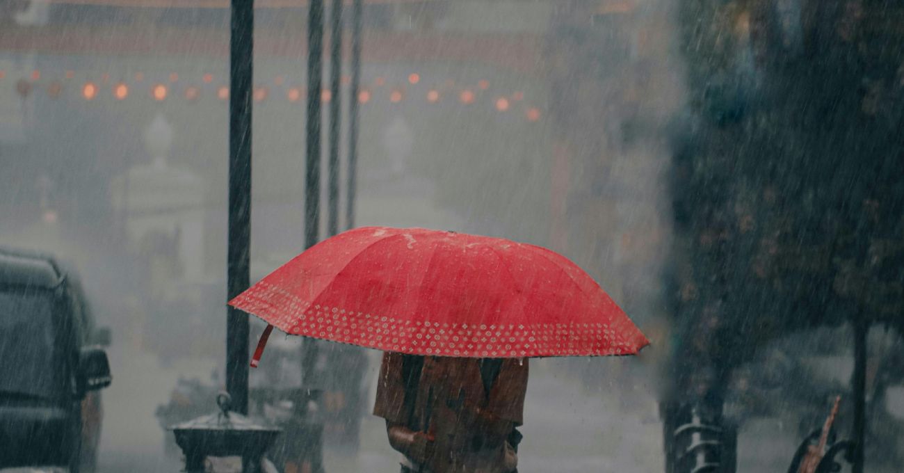 Lluvias débiles podrían registrarse este martes en Santiago: ¿cuándo y qué esperar?
