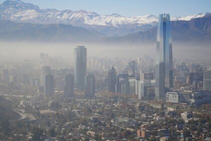 Alerta Ambiental en Santiago este viernes: restricción para vehículos con patentes terminadas en 4, 5, 8, 9, 0 y 1