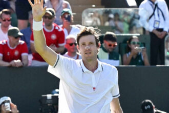 Jarry avanza en Wimbledon y suma premio millonario