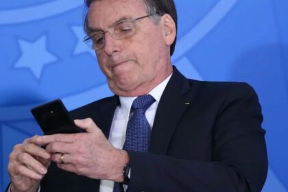 Brasil ordena tobillera electrónica para Bolsonaro y restringe su uso de redes sociales