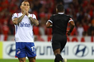 Uruguay da por cerrado el regreso de Eduardo Vargas a Universidad de Chile tras 14 años