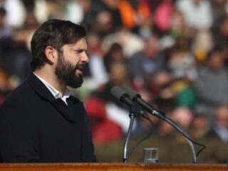 Boric llama a defender instituciones ante avance del crimen organizado
