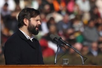 Boric llama a defender instituciones ante avance del crimen organizado