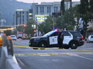 Vehículo atropella a 28 personas en Los Ángeles