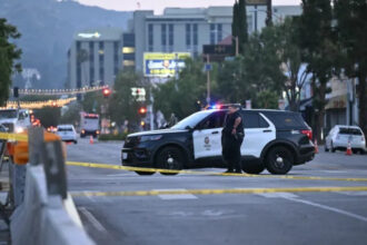 Vehículo atropella a 28 personas en Los Ángeles