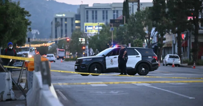 Vehículo atropella a 28 personas en Los Ángeles