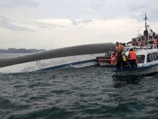 Tragedia en Vietnam: 34 muertos y 8 desaparecidos tras el vuelco de un barco turístico en Ha Long
