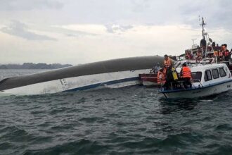 Tragedia en Vietnam: 34 muertos y 8 desaparecidos tras el vuelco de un barco turístico en Ha Long