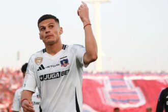 Lucas Cepeda ofrece disculpas públicas por gestos obscenos a hinchas de la U