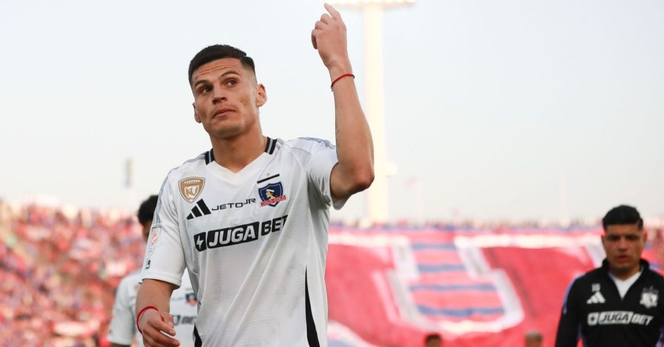 Lucas Cepeda ofrece disculpas públicas por gestos obscenos a hinchas de la U