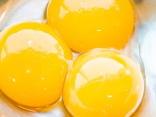¿Qué revela el color de la yema del huevo?