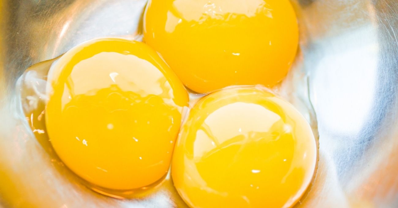 ¿Qué revela el color de la yema del huevo?