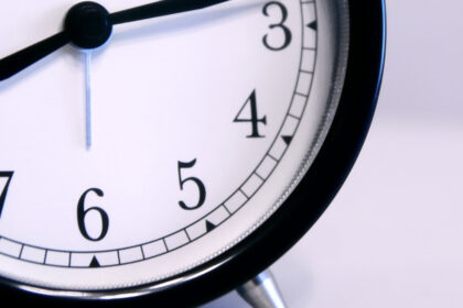 ¿Cuándo se vuelve al horario de verano en Chile? Revisa la fecha del próximo cambio de hora
