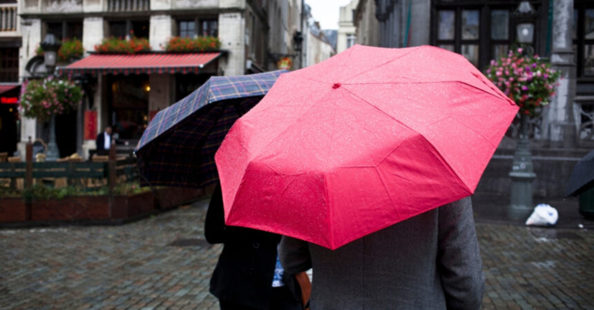 Pronostican sucesión de sistemas frontales para fin de julio: posible lluvia en Santiago