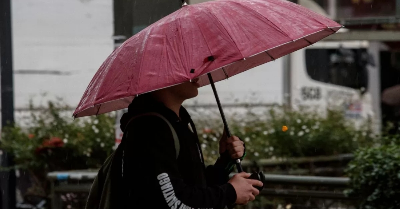 Se aproxima una “familia” de frentes: Sepúlveda anticipa posibles lluvias en Santiago desde el 29 de julio