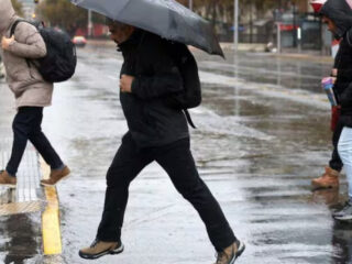 Pronóstico del tiempo para este viernes: posibles chubascos en la RM y lluvias en el sur