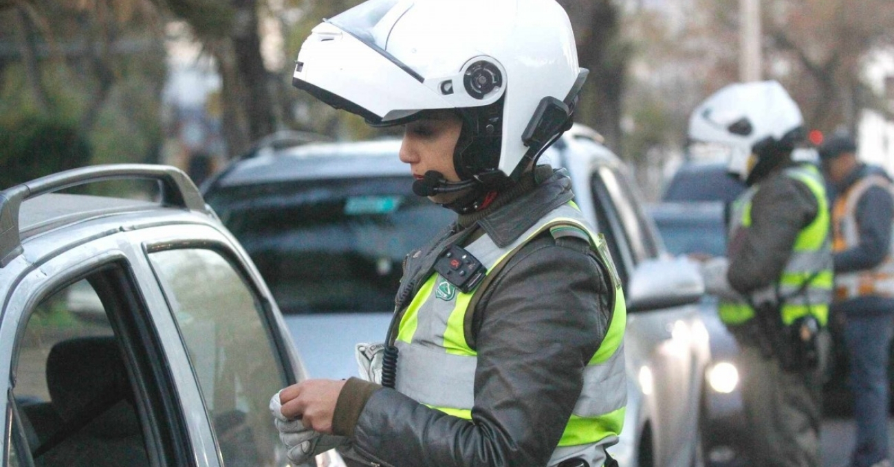 Revisa tu patente: autos con restricción este viernes en 34 comunas de la RM