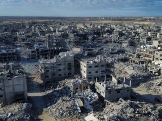 Israel implementa "pausa táctica" en Gaza y permite ingreso inicial de ayuda humanitaria