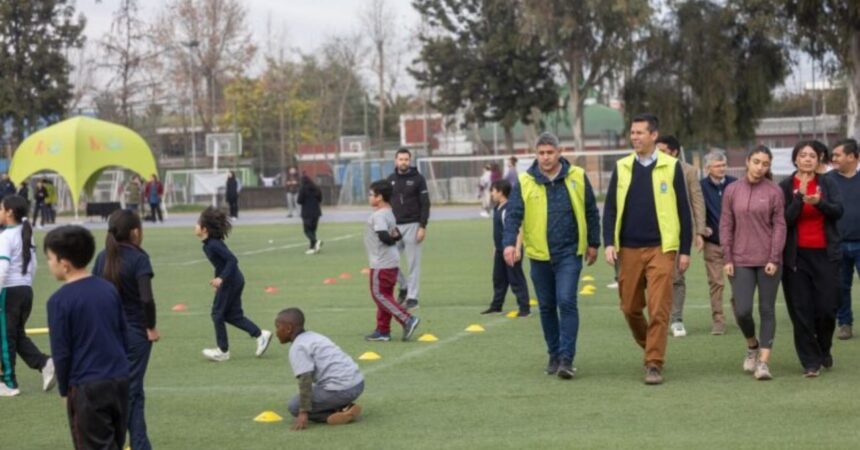 Renca construirá nueva pista atlética con estándar sintético en estadio comunal