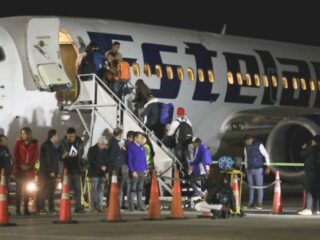 Venezuela activa nuevos vuelos de repatriación para migrantes en Chile y Perú