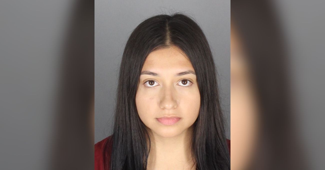 Profesora en Michigan es arrestada tras ser denunciada por relación inapropiada con alumno menor de edad