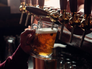 Personas que no deben consumir cerveza: riesgos y advertencias