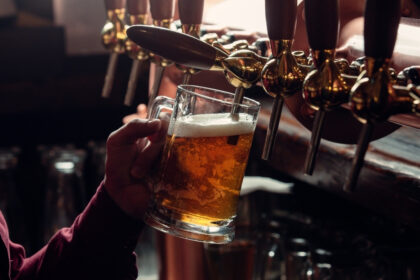 Personas que no deben consumir cerveza: riesgos y advertencias