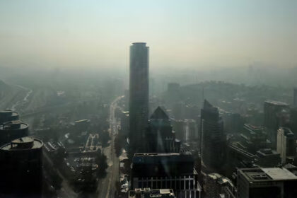 Declaran Alerta Ambiental para este martes en Santiago: estas son las restricciones