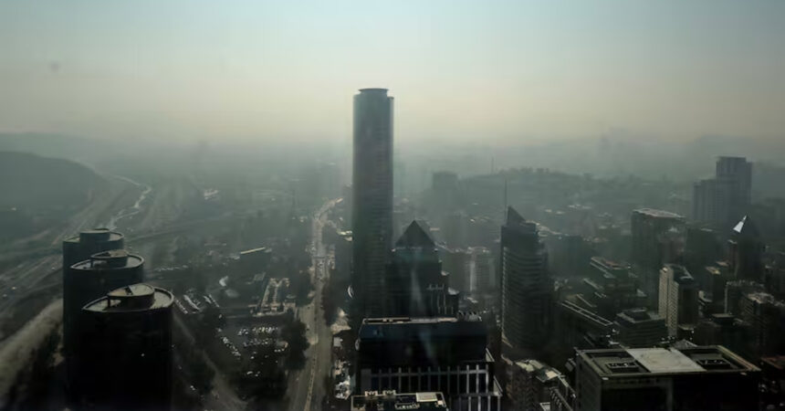 Declaran Alerta Ambiental para este martes en Santiago: estas son las restricciones