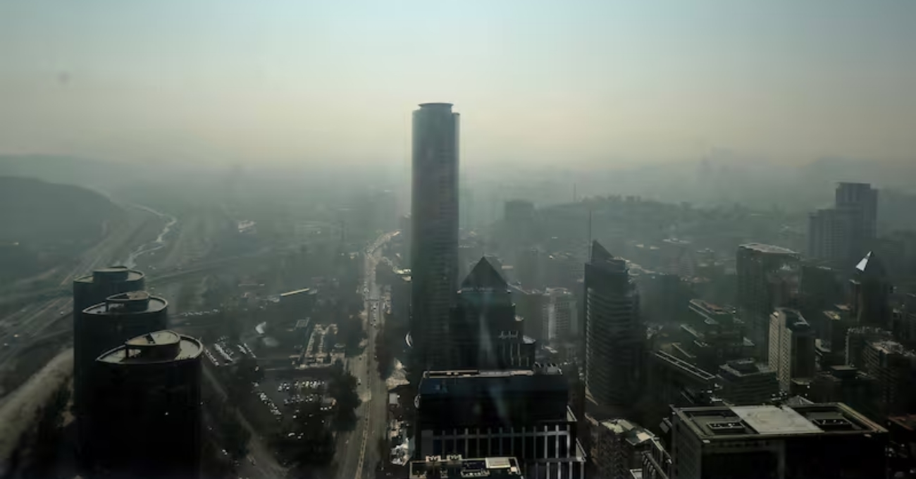 Declaran Alerta Ambiental para este martes en Santiago: estas son las restricciones