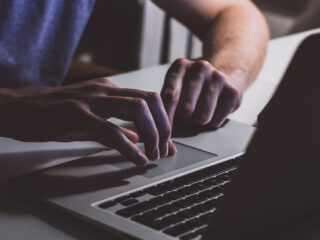 Ciberseguridad sin costo: Sence lanza 3.200 cupos en cursos intensivos para reinventarse