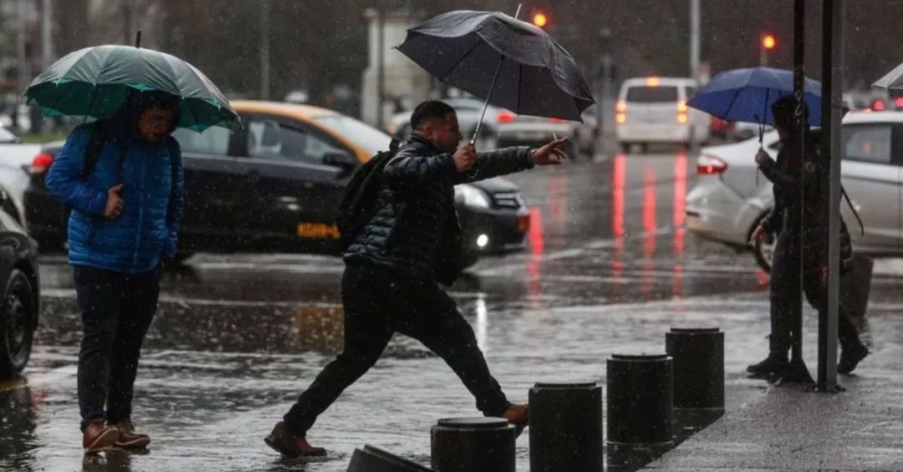 Miércoles de chubascos: Estas regiones de Chile tendrán lluvias, viento e incluso nieve