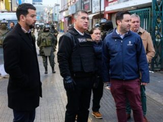 Operativo en Meiggs desmantela red de vigilancia ilegal instalada en plena vía pública