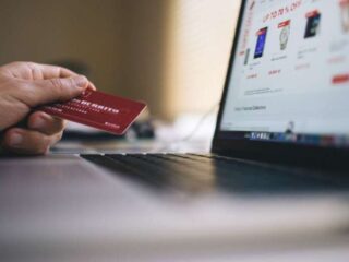 ¿Se despide la tarjeta de coordenadas? Así cambiarán para siempre las operaciones en línea en los bancos