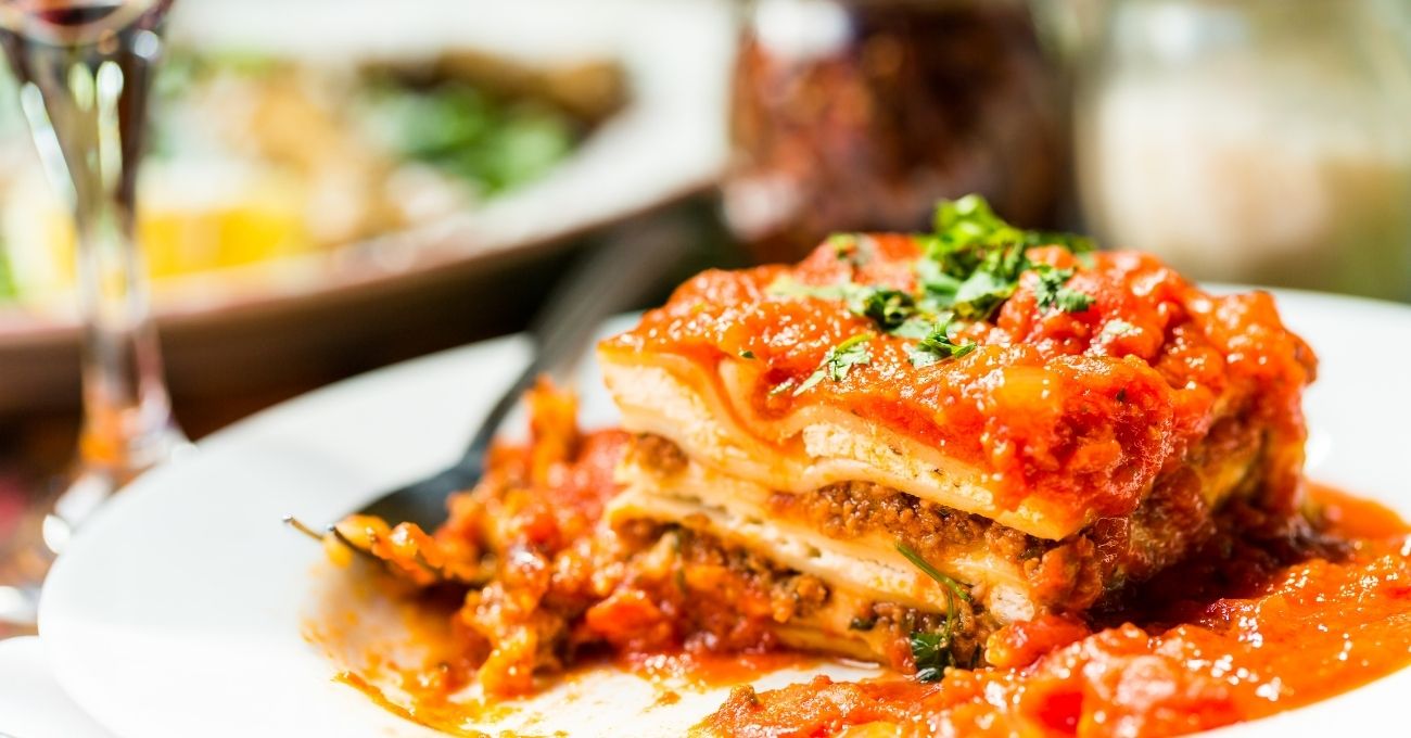 Capas de sabor: tres versiones memorables para celebrar el Día Mundial de la Lasaña