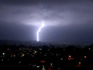 Avance frontal desata alerta por tormentas eléctricas en tres regiones del sur