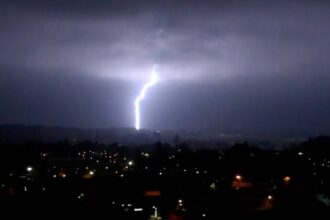 Avance frontal desata alerta por tormentas eléctricas en tres regiones del sur