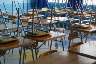 Alerta por tsunami: suspenden clases en comunas costeras de 13 regiones este miércoles en Chile