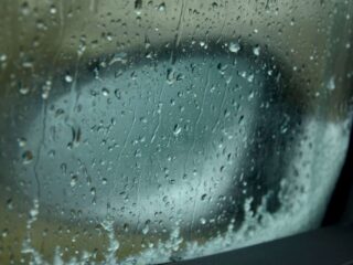 Invierno al volante: 6 trucos infalibles para que los vidrios del auto no se empañen