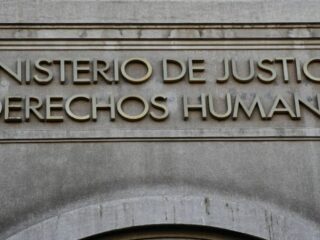 Sueldos superan los $3,5 millones: Conoce las ofertas laborales en el Ministerio de Justicia y cómo postular