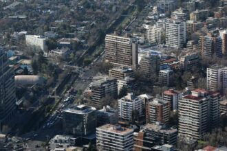 Cuánto cuesta comprar o arrendar un departamento en Santiago según precios actualizados a 2025